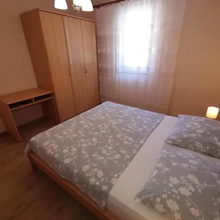 Rouge With Private Parking, Ac, Wifi * Crikvenica