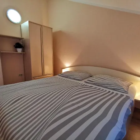 Rouge With Private Parking, Ac, Wifi