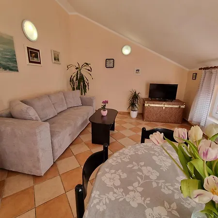 Rouge With Private Parking, Ac, Wifi