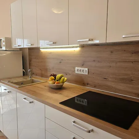 Rouge With Private Parking, Ac, Wifi