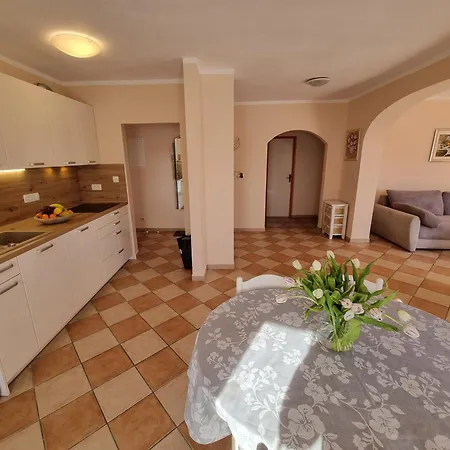 Apartamento Rouge With Private Parking, Ac, Wifi