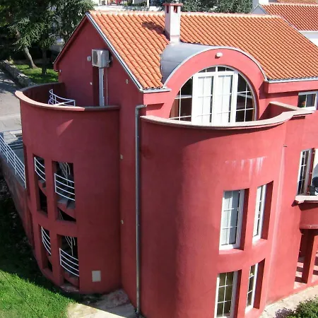 Rouge With Private Parking, Ac, Wifi Apartamento