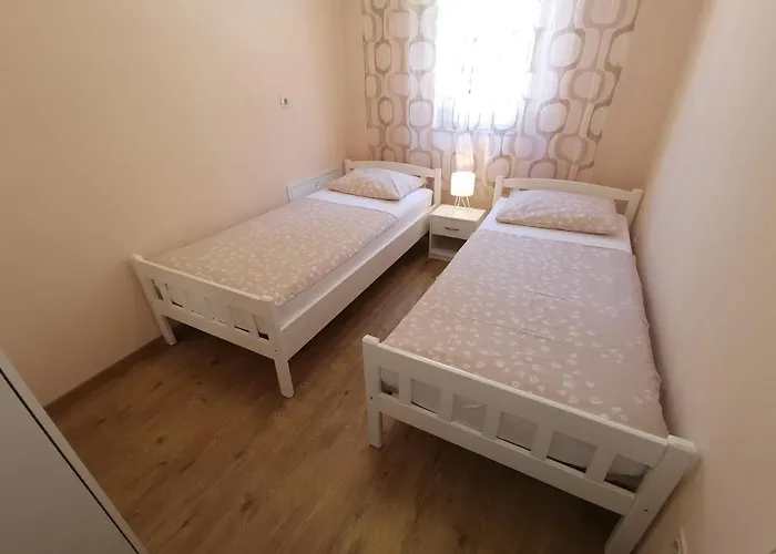Rouge With Private Parking, Ac, Wifi Apartmán *