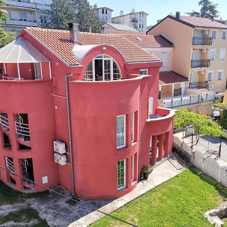 Rouge With Private Parking, Ac, Wifi * Crikvenica