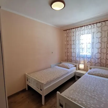 Appartamento Rouge With Private Parking, Ac, Wifi *