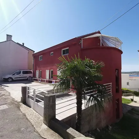Rouge With Private Parking, Ac, Wifi Apartamento Crikvenica