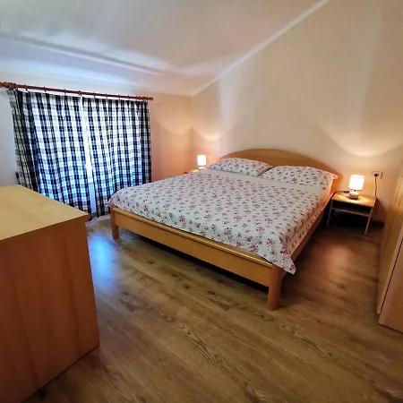 Rouge With Private Parking, Ac, Wifi