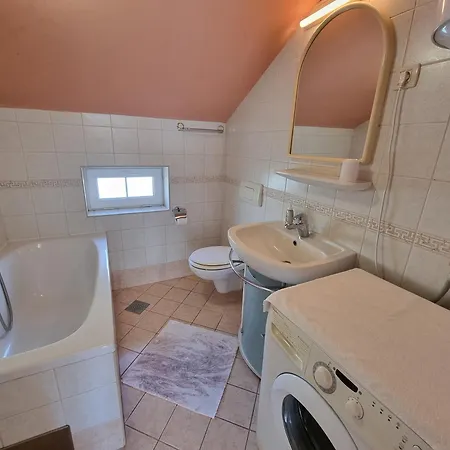 Rouge With Private Parking, Ac, Wifi * Crikvenica