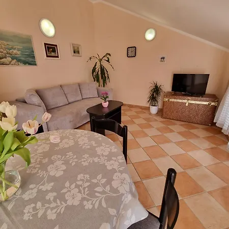 Rouge With Private Parking, Ac, Wifi * Crikvenica