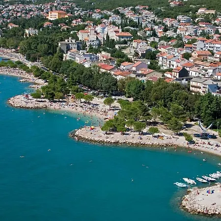 Rouge With Private Parking, Ac, Wifi Appartamento Crikvenica