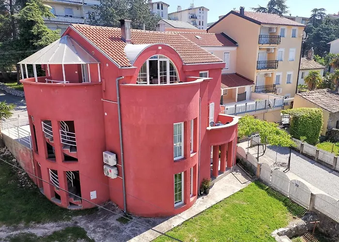 Rouge With Private Parking, Ac, Wifi * Crikvenica