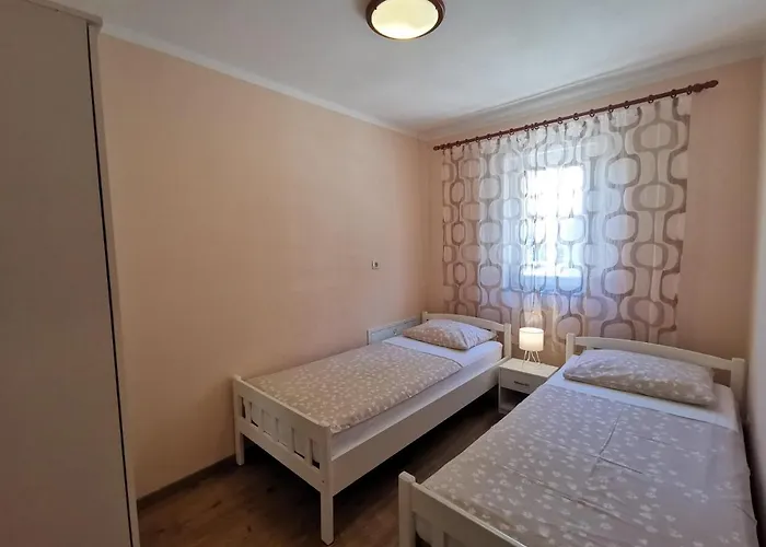 Apartman Rouge With Private Parking, Ac, Wifi *
