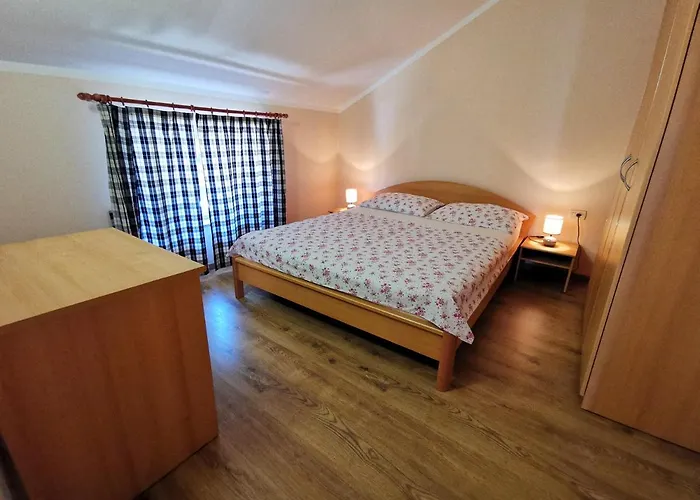 Rouge With Private Parking, Ac, Wifi