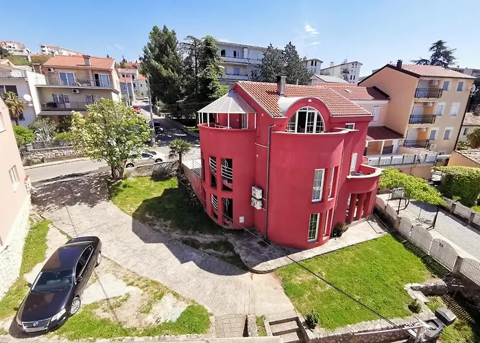 Rouge With Private Parking, Ac, Wifi