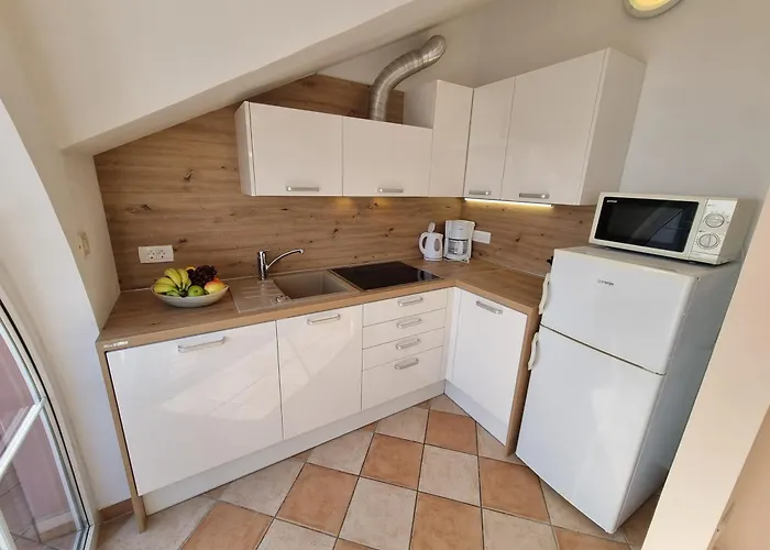 Rouge With Private Parking, Ac, Wifi Apartman Crikvenica