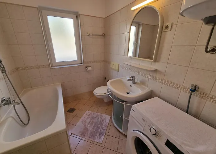 Rouge With Private Parking, Ac, Wifi Apartman Crikvenica