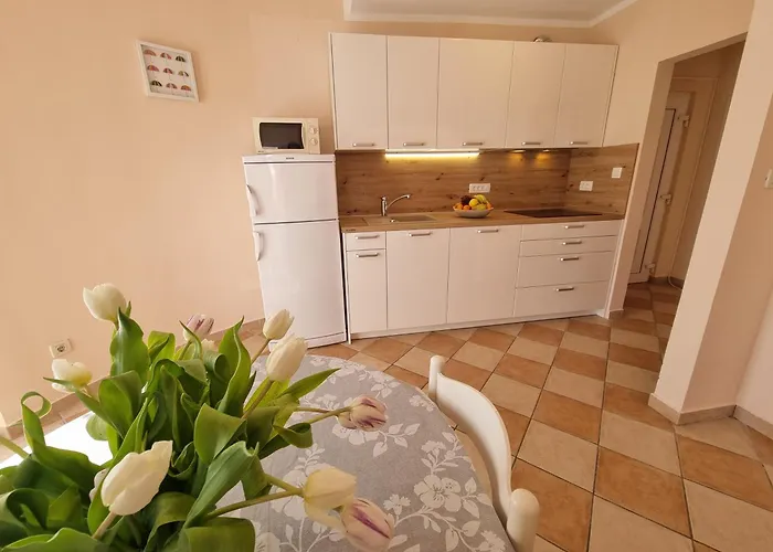 Rouge With Private Parking, Ac, Wifi *