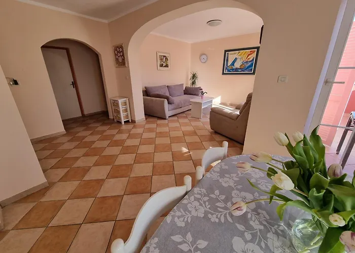 Rouge With Private Parking, Ac, Wifi Appartement