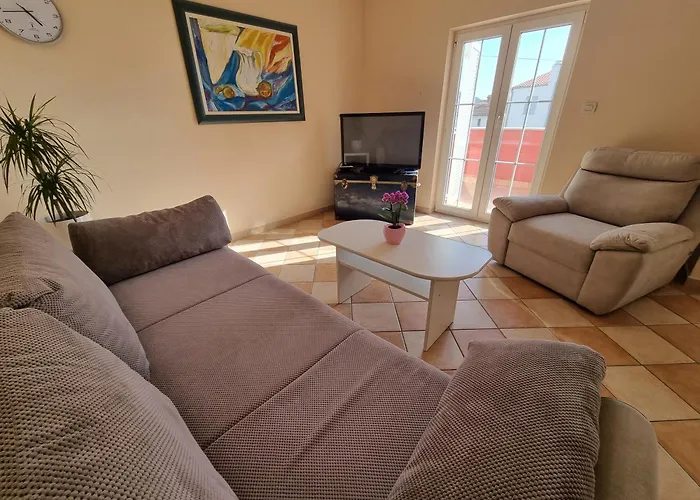 Apartman Rouge With Private Parking, Ac, Wifi *