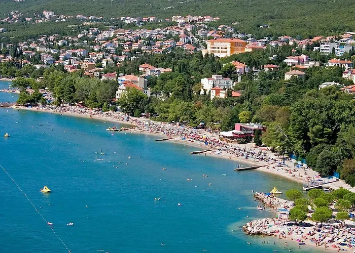 Apartman Rouge With Private Parking, Ac, Wifi Crikvenica